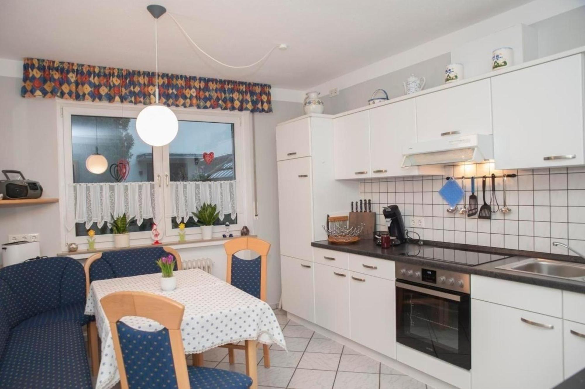 Grosse Wohnung In Polle Mit Garten Und Grill Bagian luar foto